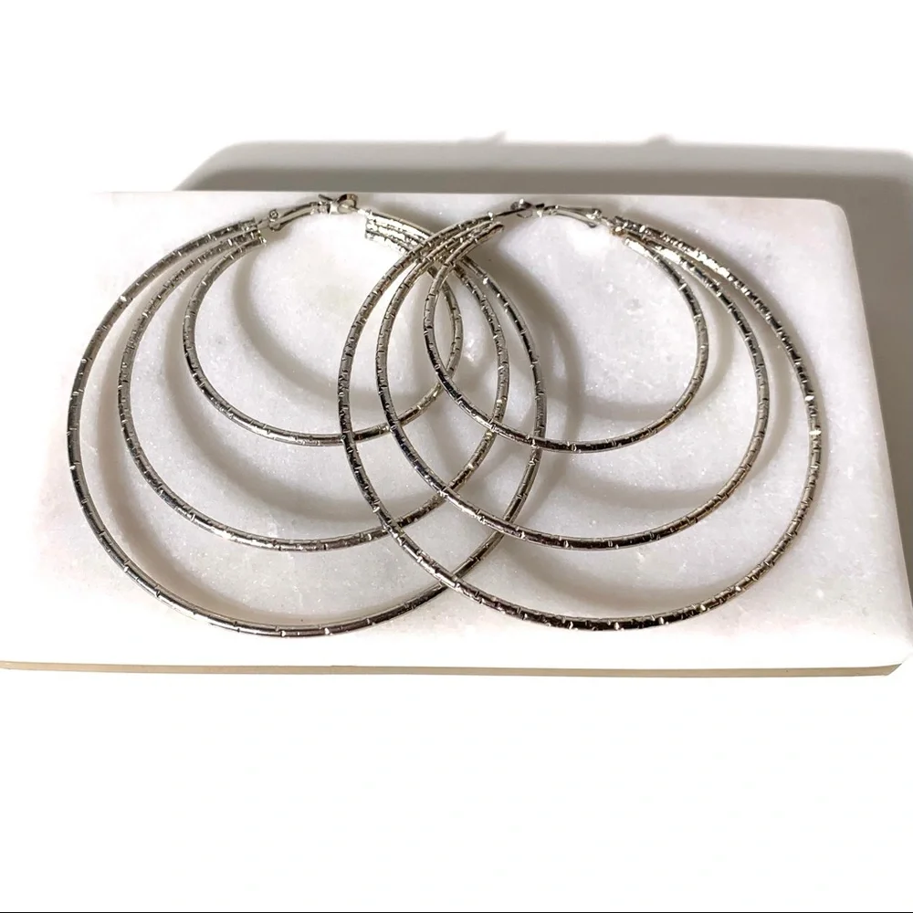 💎 💎 symbol NEW‎ triple hoop large silver plated earrings - Picture 4 of 4
